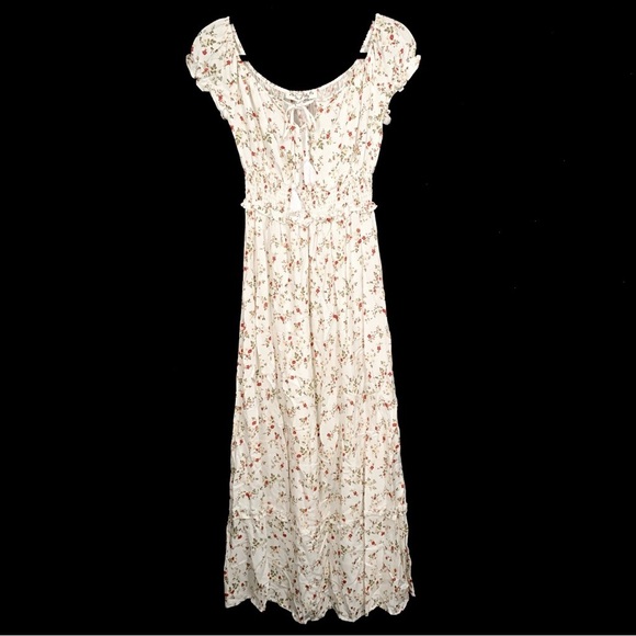 Vine And Valley Dresses & Skirts - Vine And Valley Peasant Style Floral Print Maxi Dress